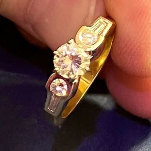 18k Gold Certified Diamond Ring